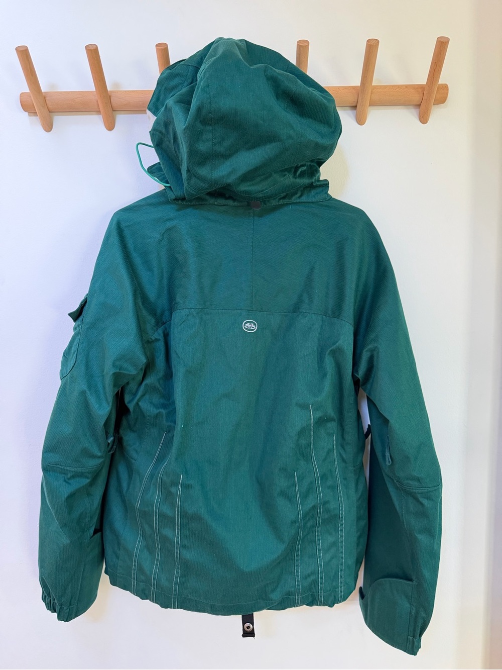686 Women’s Ski/Snowboarding Jacket, Color Green, Size Medium